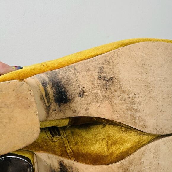 Women’s Brown Suede Leather heeled Bootie Womens Size 8 - Picture 8 of 11